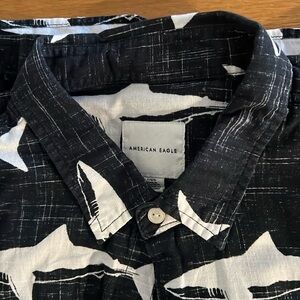 American Eagle short sleeve button up 100% cotton